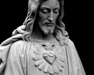 jesus-sacred-heart-statue-small