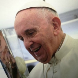Pope_Francis_1_on_flight_to_Mexico_with_journalists_CNA-255x255